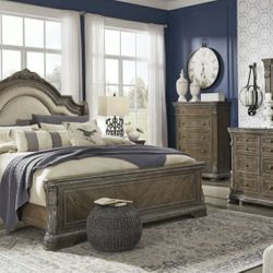 Charmond Brown Sleigh Bedroom Set

