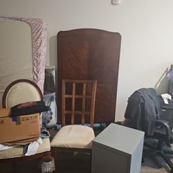 9 Ppl Dinning Table With Chairs