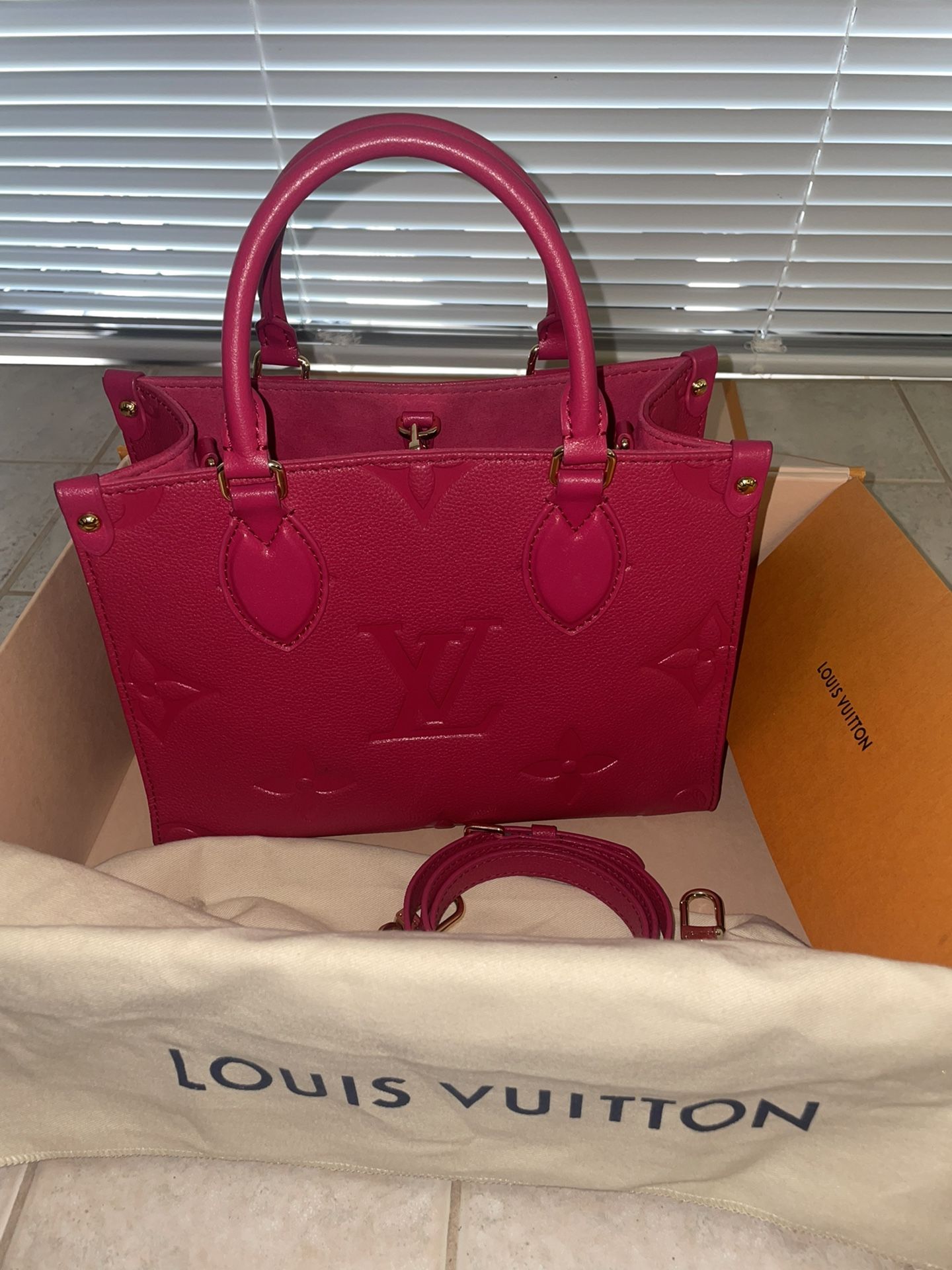 Louis Vuitton OTG PM Pink💕