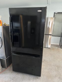 🔥 Whirlpool 2-Door Refrigerator 🔥