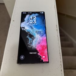 Unlocked Mint Samsung Galaxy S22 Ultra (256gb) Black.