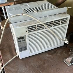 Ge Ac Unit 5200 BTU  With Remote