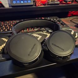 SteelSeries Arctis 7 - Lossless Wireless Gaming Headset