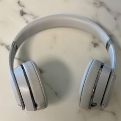 Beats Solo 3 Wireless Over the Ear Headphones 🎧 