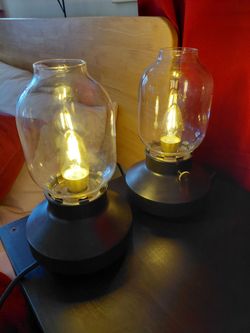 2 small lamps