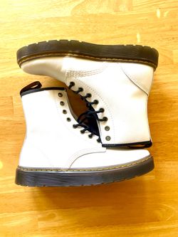 NEW !!! Dr Martens Boots