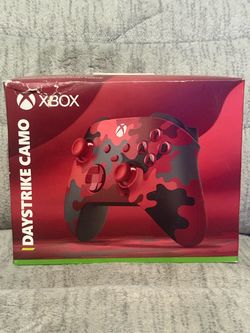 New Xbox Wireless Controller - Daystrike Camo Red and Black Camo