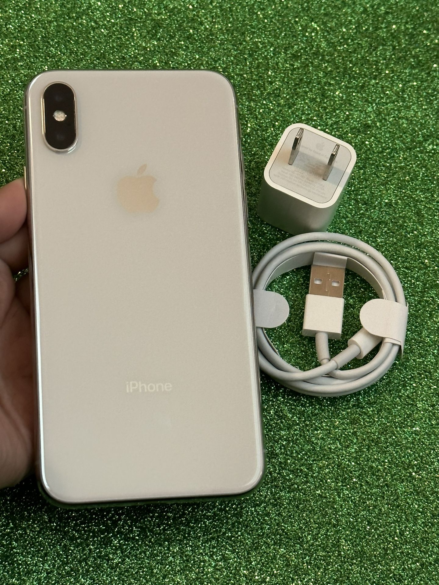 IPhone X (64gb) White UNLOCKED, Excellent Condition 