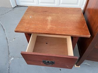 DRESSER , Nightstand / Mirror