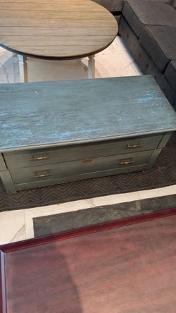 CLASSIC WOOD CHEST