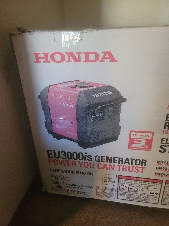 New. Honda Generator 3000-Watt Super Quiet Electric and Recoil Start Gasoline Powered Inverter Generator with 30 Amp Outlet

