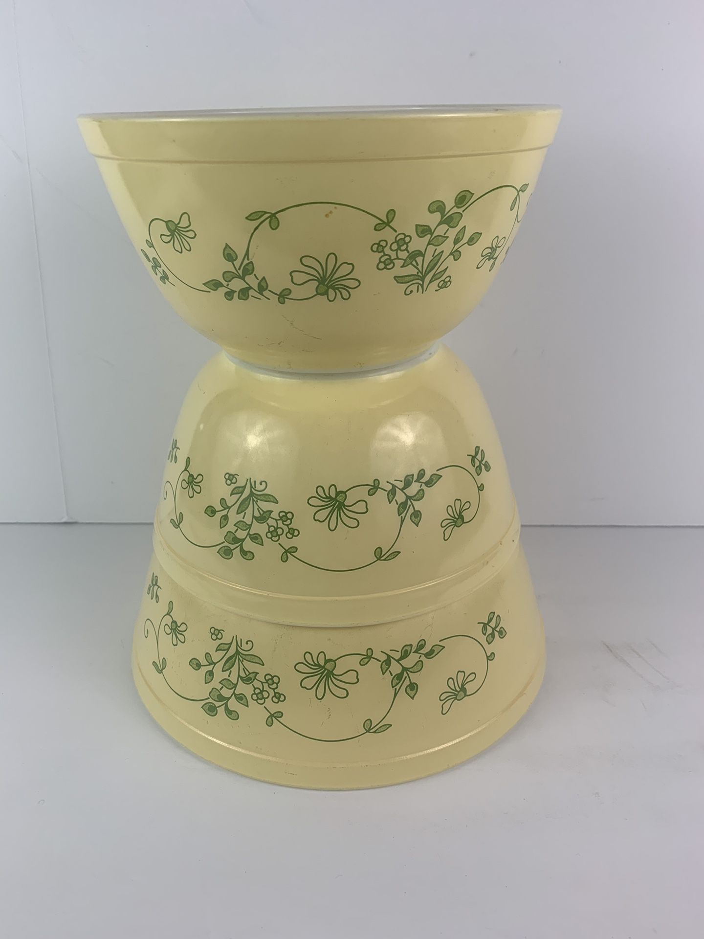 pyrex bowl mixing nesting Shenandoah yellow green flowers (set of 3) 402 403
