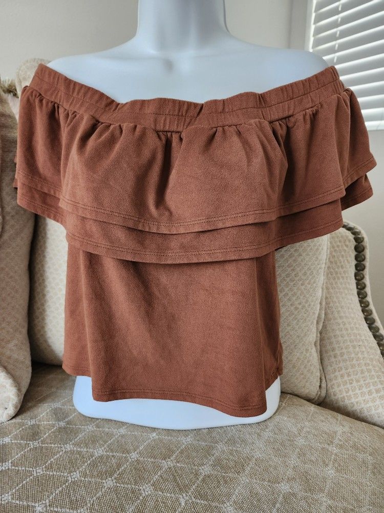 Design Lab Off The Shoulder Crop Top