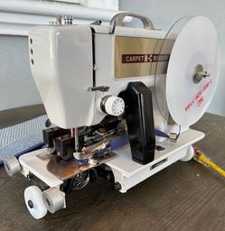 Carpet binding machine
