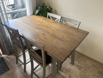 Dinning room table
