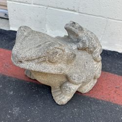 Garden Stone Frog Statue