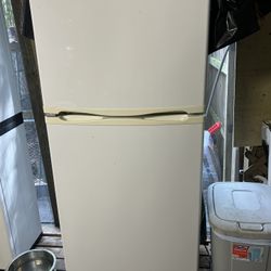 Whirl Pool Fridge 