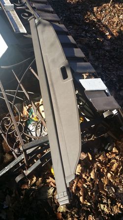 Subaru cargo cover, great condition