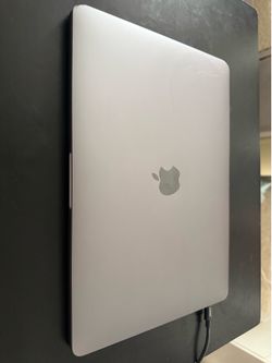 2017 Apple MacBook Pro 13 inch 256gb with touch bar