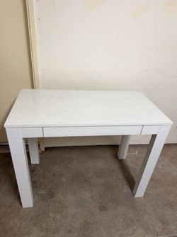White desk with drawer
