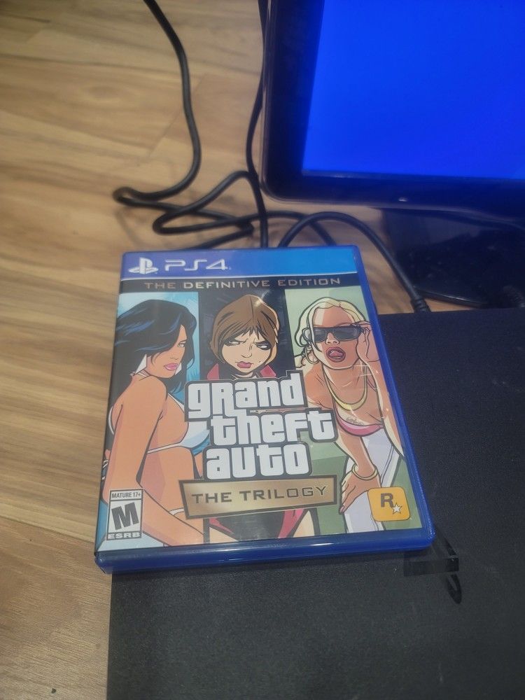 PLAYSTATION 4 SLIM WITH GTA TRILOGY 100% 