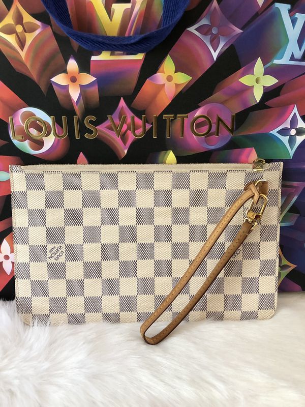 Neverfull Pouch Louis Vuitton LV for Sale in Las Vegas, NV - OfferUp