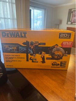 Dewalt drill/driver, impact driver and batteries tool kit