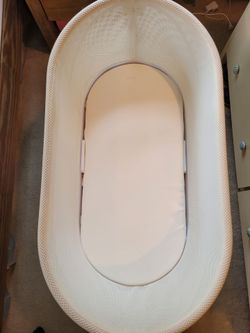 Snoo bassinet