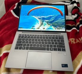 HP ZBook Firefly 14” Touchscreen G11 Mobile Workstation PC