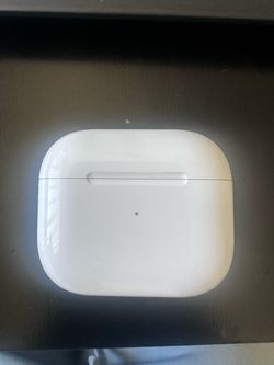Apple AirPods Charging Case