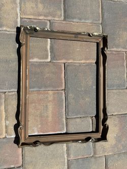 ANTIQUE PICTURE FRAME