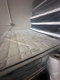 NEW Queen Pillow Top Mattress