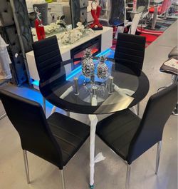 Dining set . Modern stylish for your home! - Juego de comedor ¡ Estilo moderno para su hogar !