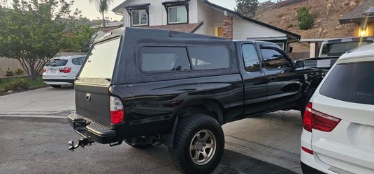 Camper shell
