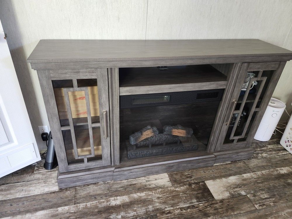 Fireplace/ Entertainment Center