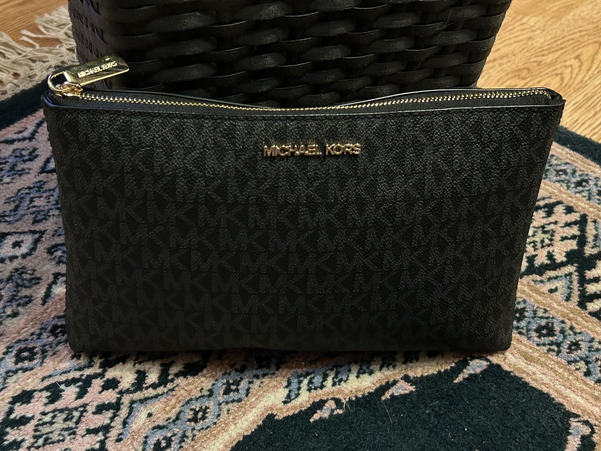 Michael Kors Jet Black Pebbled Leather Crossbody/clutch Bag
