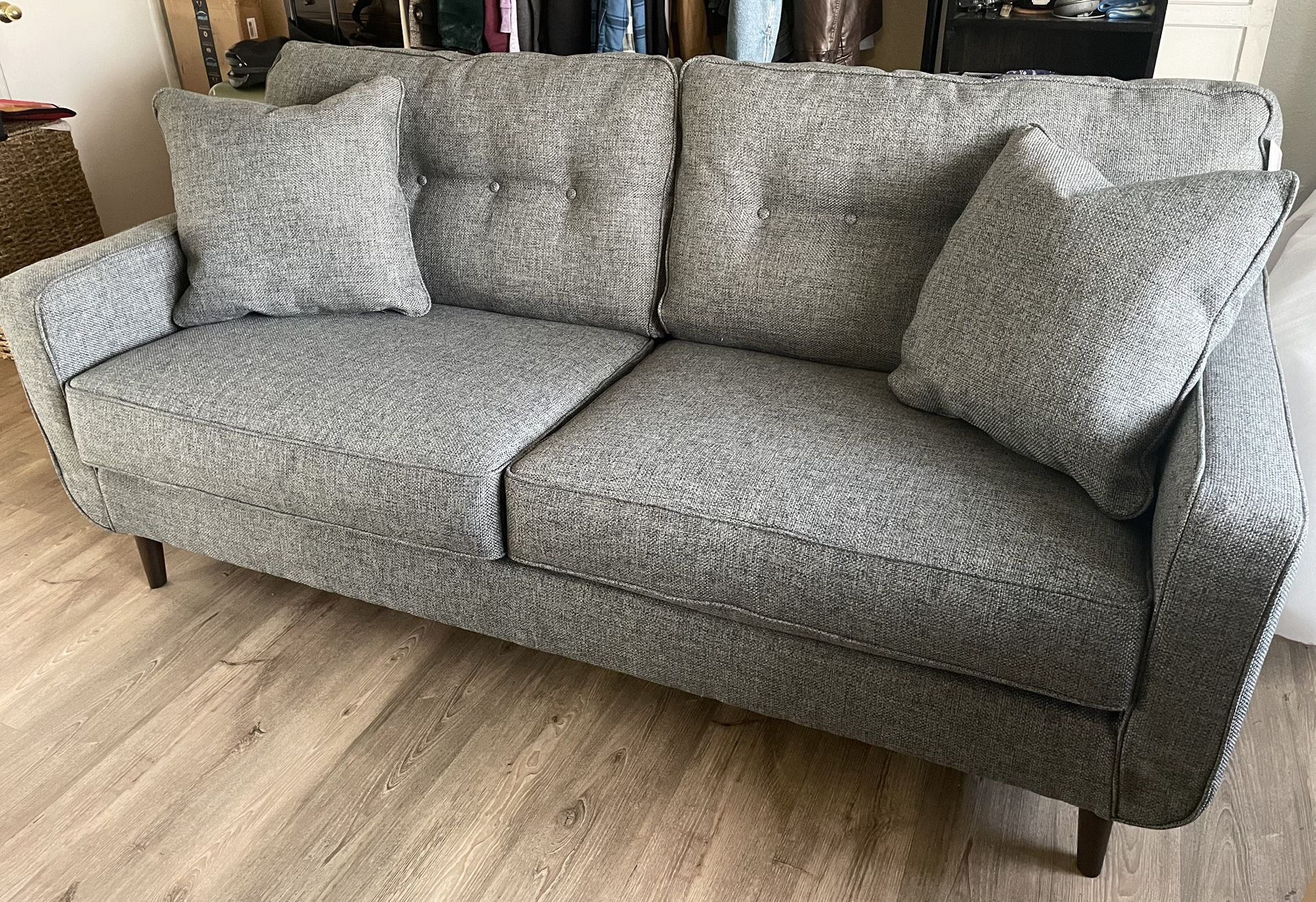 Mid Century Modern Couch + 2 Pillows!!