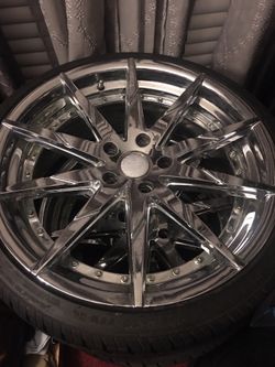 Rim one is bent but can be fix $150