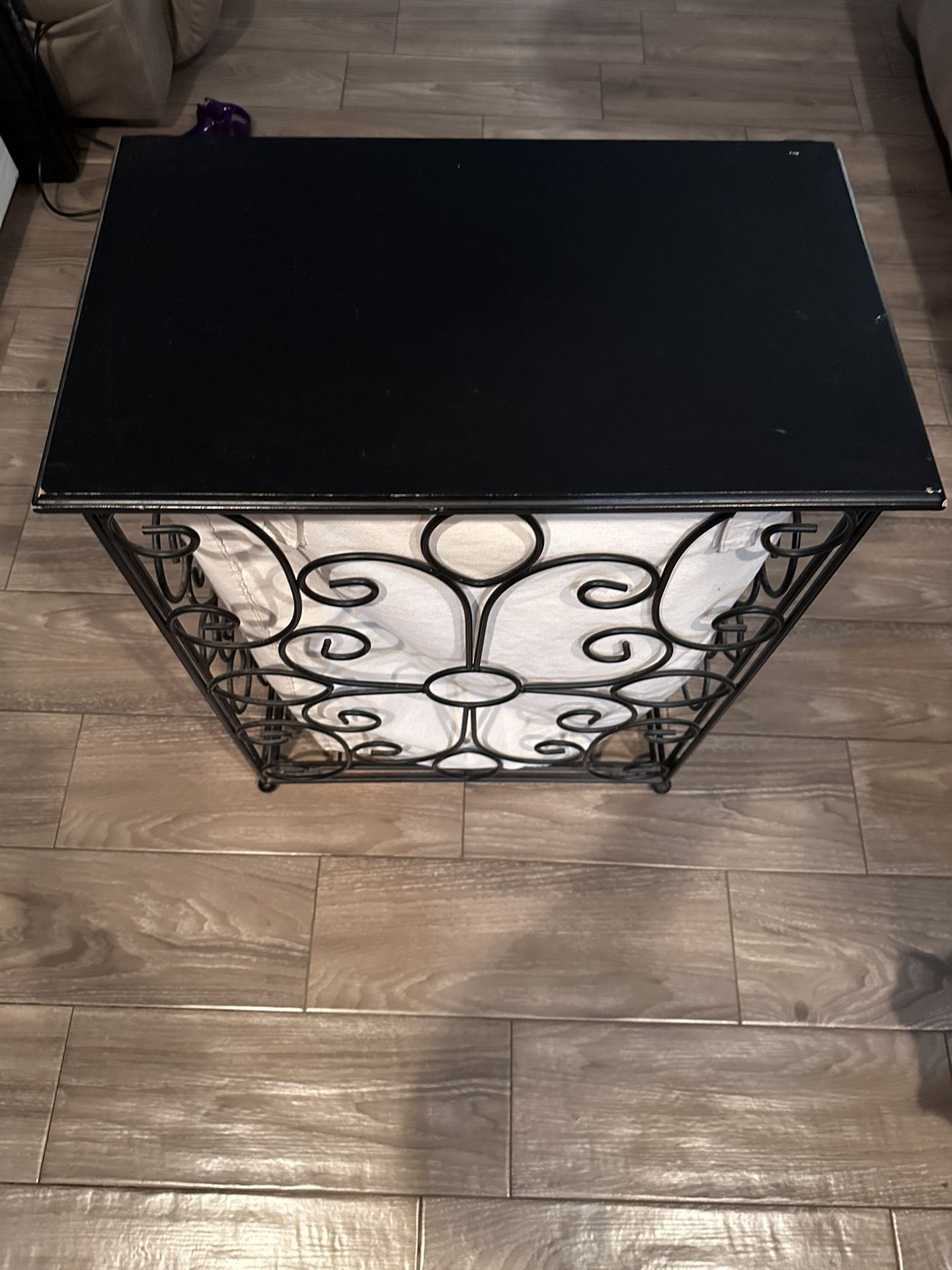Metal Laundry Basket “Kirkland Home Decor”