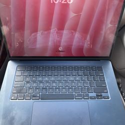 APPLE MACBOOK 2024 