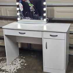 Led Mirror Table And Chair