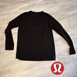 Black Lululemon fundamental Long Sleeve, Size
