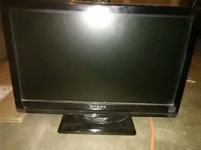 TV comes with DVD player it's a dynex dx-l22-10a