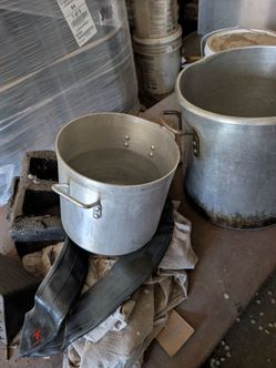 Stainless steel pots