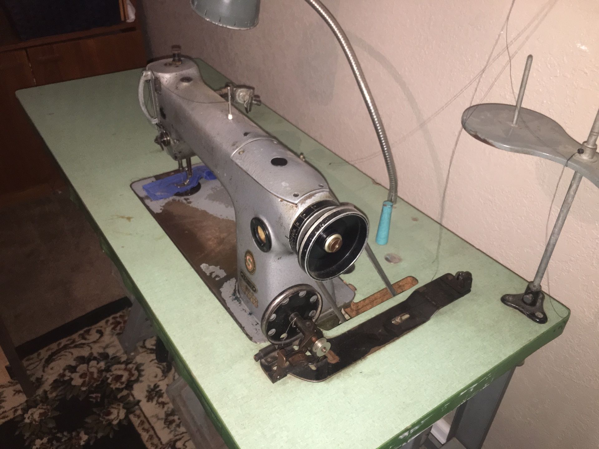 Singer 25112 Industrial Sewing Machine for Sale in Fresno, CA OfferUp