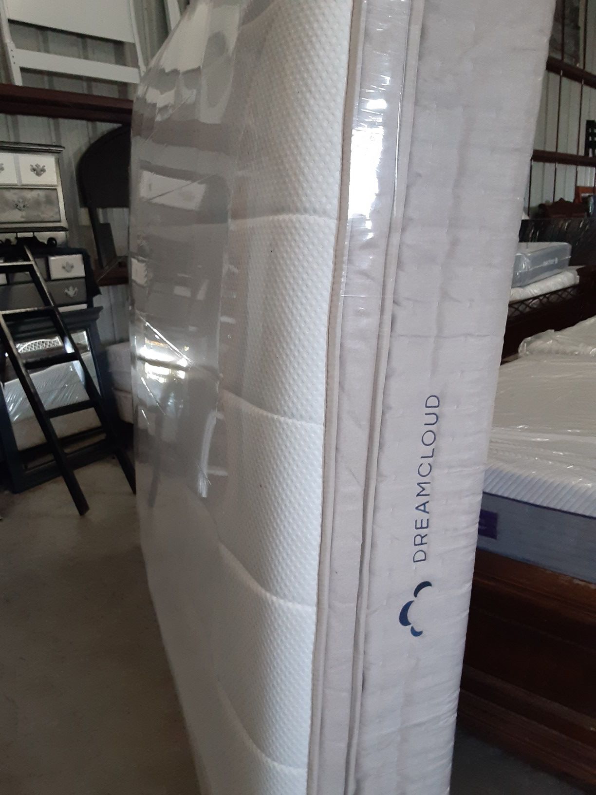 King size dreamcloud hybrid mattress