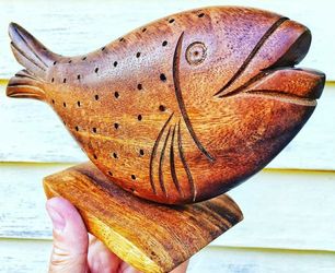 Mid century 1960s carved fish monkey pod wooden hors d'ouevres holder