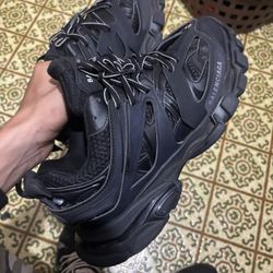 Trackrunners