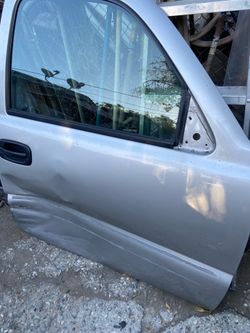 Chevy99-06 front passenger door for parts