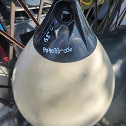 PO4033-006 Polyform A4 fender